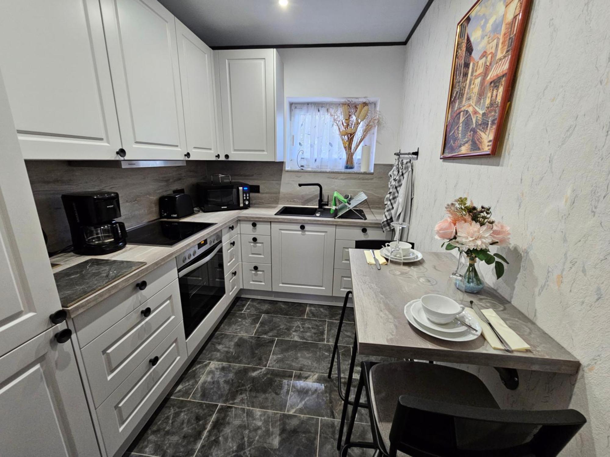 A Large Fully Furnished Private Apartment Linz am Rhein Zewnętrze zdjęcie